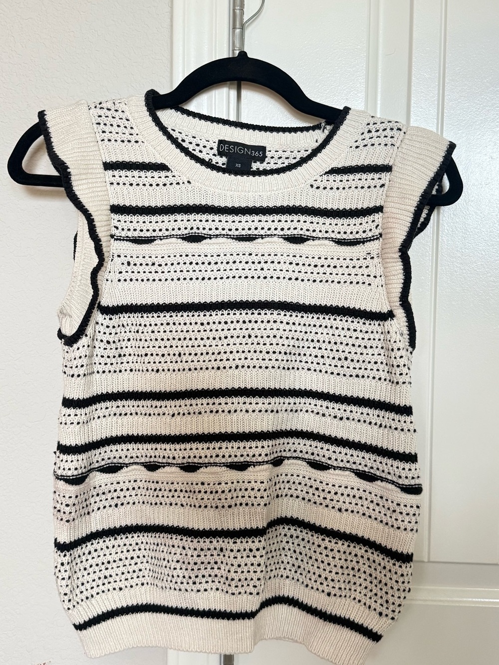 Design 365 Black & Cream Striped Crochet Knit Sweater Vest XS